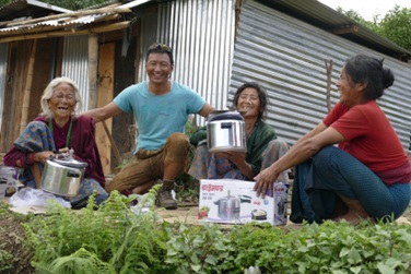 Kochtöpfe Spende nach Erdbeben in Nepal