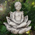 Figur »Sprössling auf Lotusblüte«, Steinguss