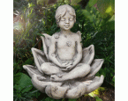 Figur »Sprössling auf Lotusblüte«, Steinguss